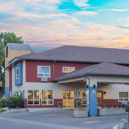 Super 8 By Wyndham Lethbridge Hotel Exterior photo