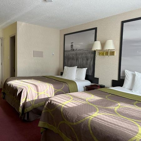 Super 8 By Wyndham Lethbridge Hotel Exterior photo